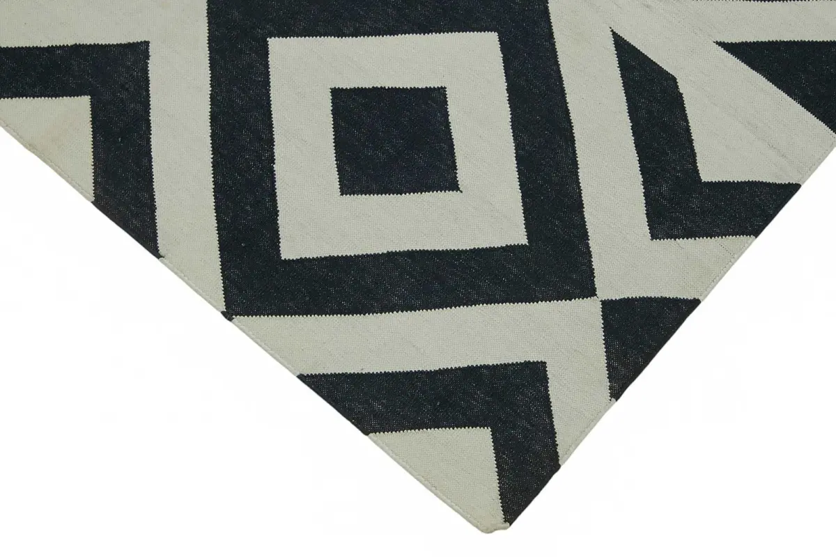 Duri Modern Siyah Pamuk Üstü Yün El Dokuma Kilim-109x163 - Görsel 4