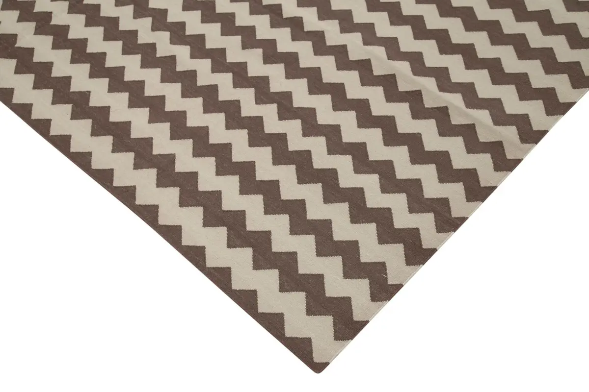 Duri Modern Kahverengi Pamuk Üstü Yün El Dokuma Kilim-241x300 - Görsel 4