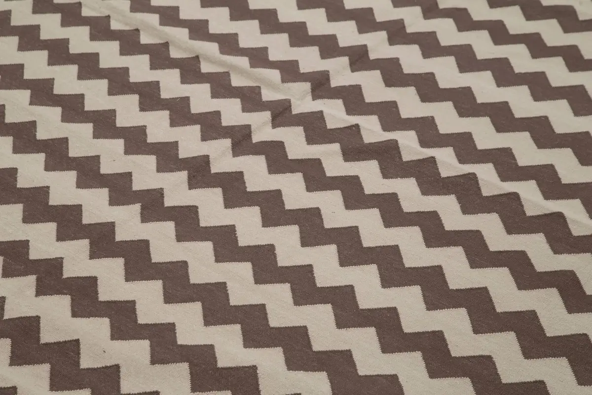 Duri Modern Kahverengi Pamuk Üstü Yün El Dokuma Kilim-241x300 - Görsel 5