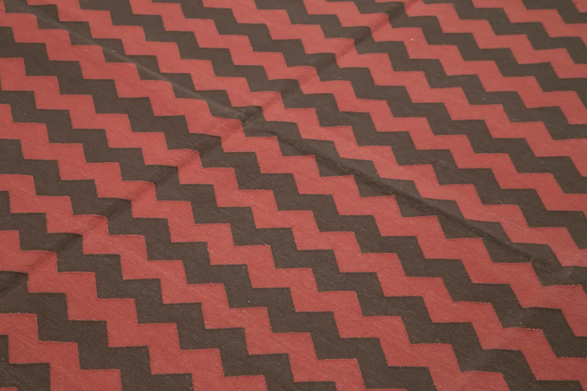 Duri Modern Kahverengi Pamuk Üstü Yün El Dokuma Kilim-245x298 - Görsel 5