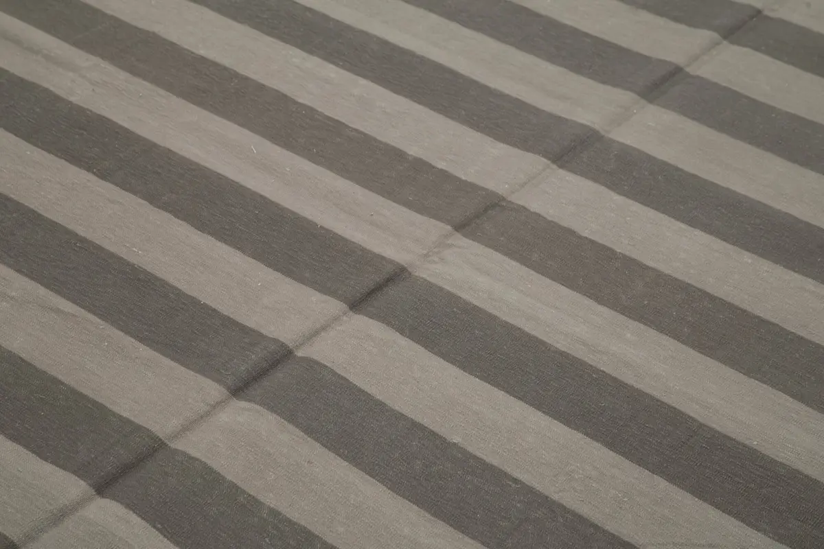 Duri Modern Kahverengi Pamuk Üstü Yün El Dokuma Kilim-243x305 - Görsel 5