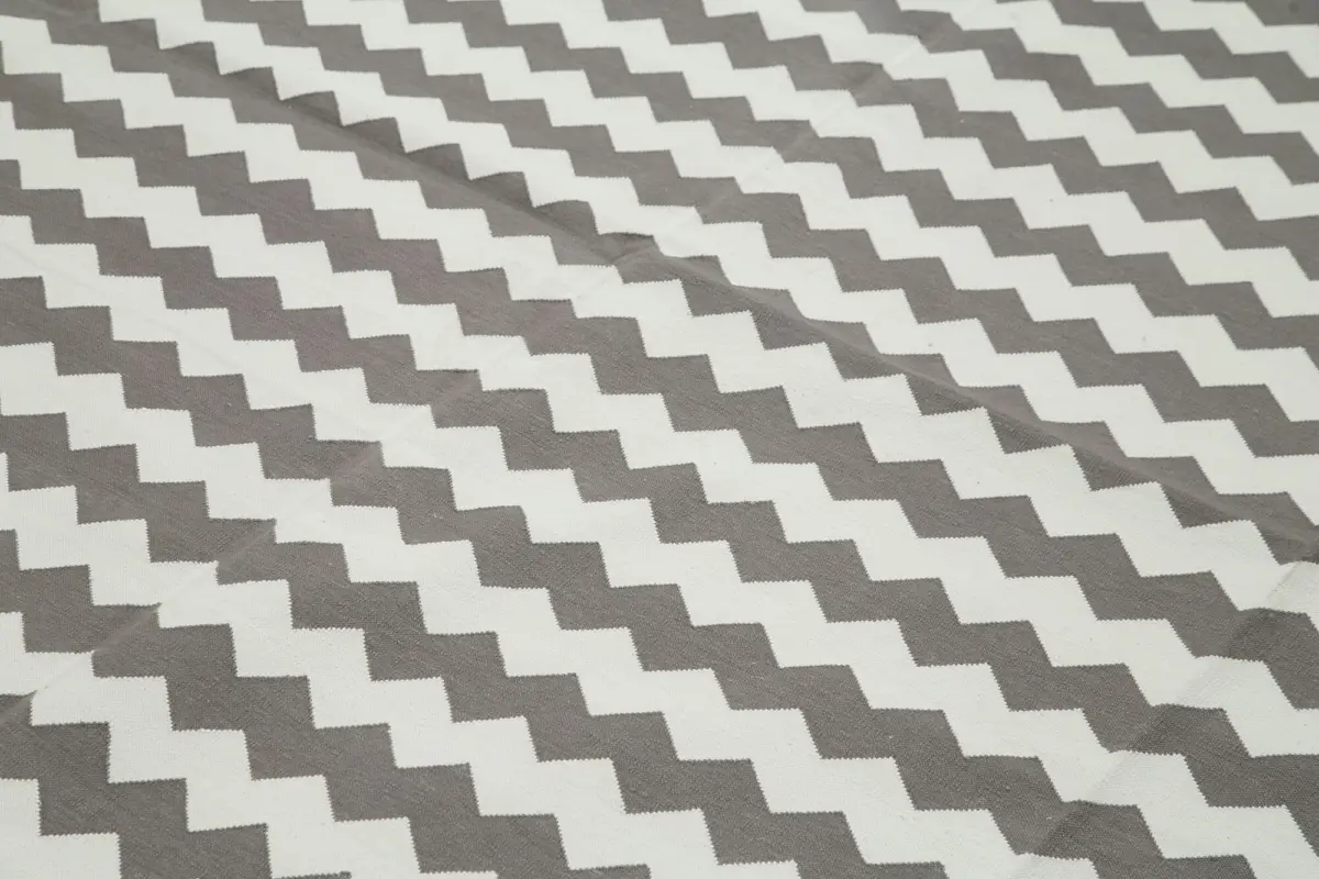 Duri Modern Kahverengi Pamuk Üstü Yün El Dokuma Kilim-242x300 - Görsel 5