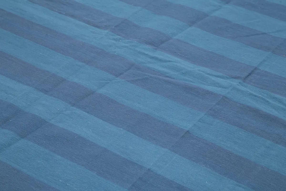 Duri Modern Mavi Pamuk Üstü Yün El Dokuma Kilim-273x368 - Görsel 5