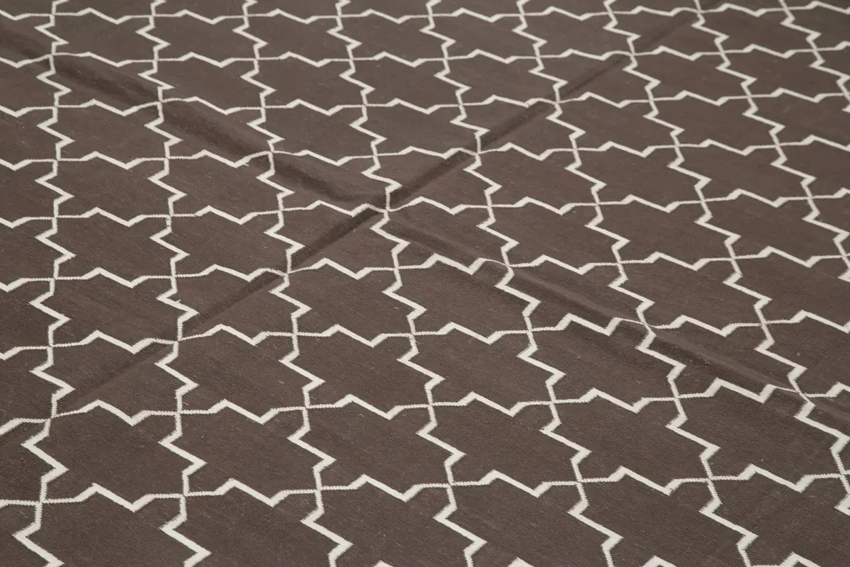 Duri Modern Kahverengi Pamuk Üstü Yün El Dokuma Kilim-285x362 - Görsel 5
