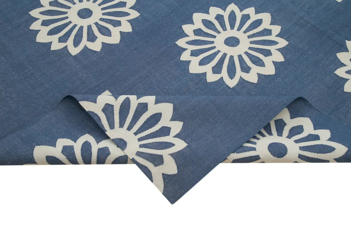 Duri Modern Mavi Pamuk Üstü Yün El Dokuma Kilim-277x364 - Görsel 6