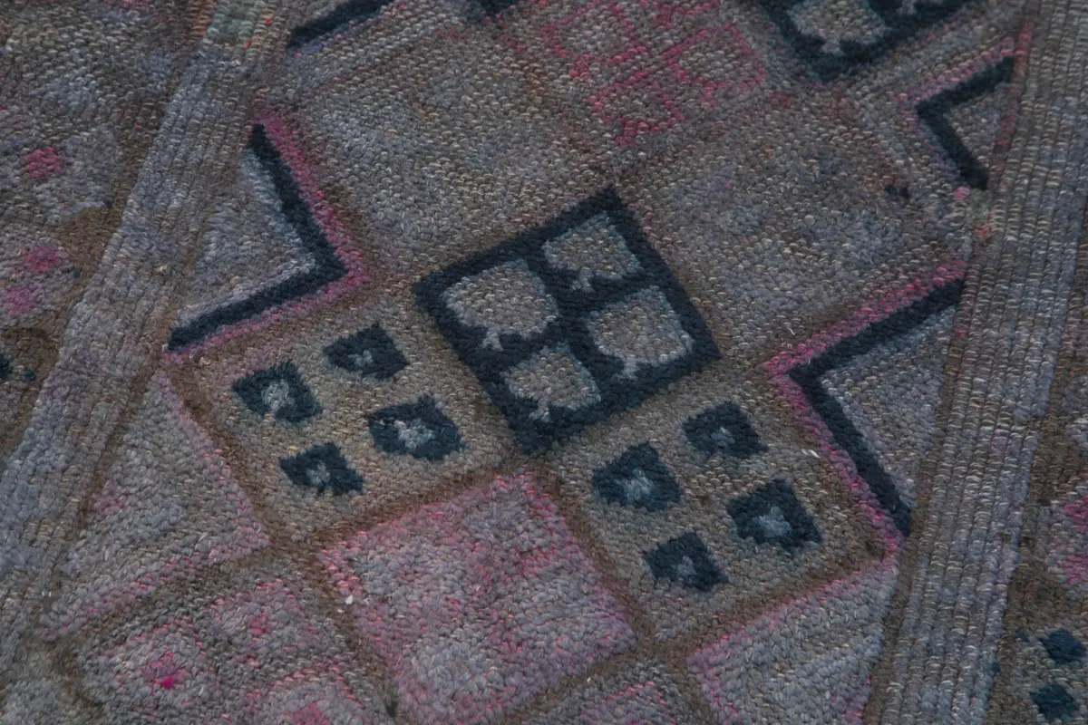 Herki Eskitme Mor Pamuk Üzerine Yün El Dokuma Halı-078x285 - Görsel 5