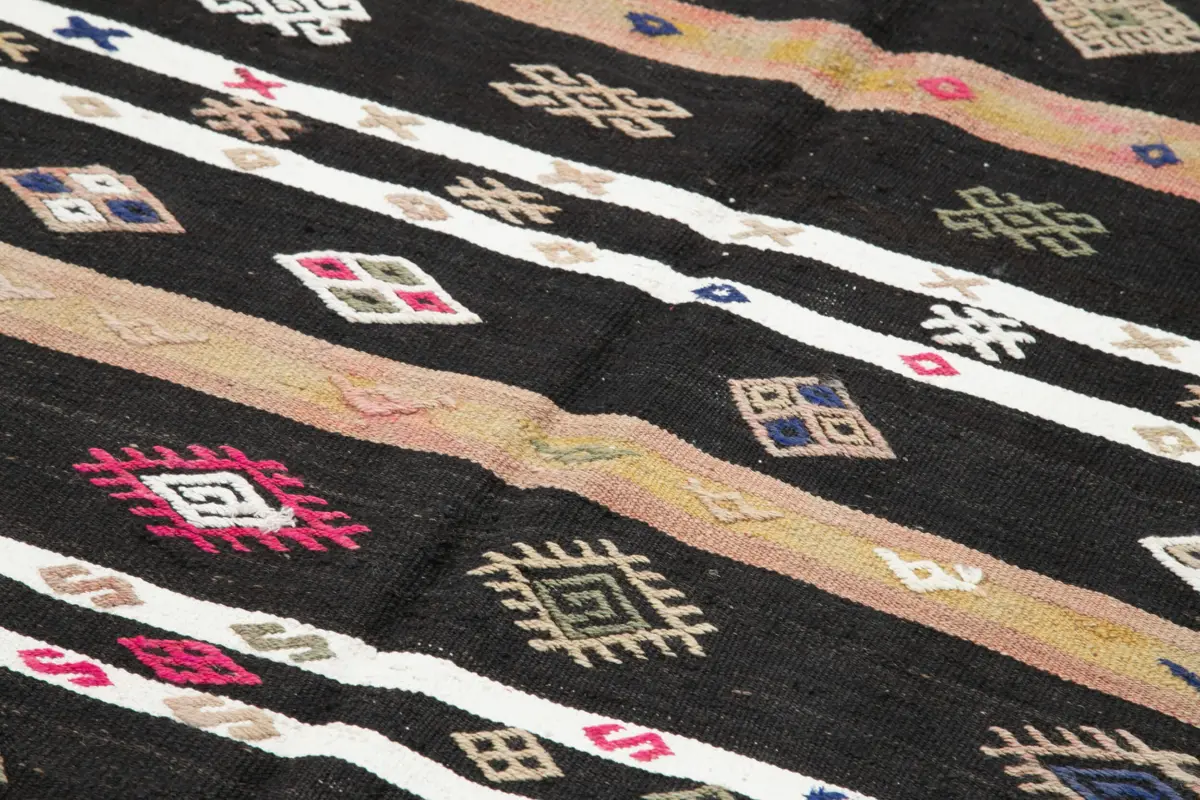 Kıl Çizgili Kahverengi Keçi Kılı İpliğinden El Dokuma Kilim-160x309 - Görsel 5