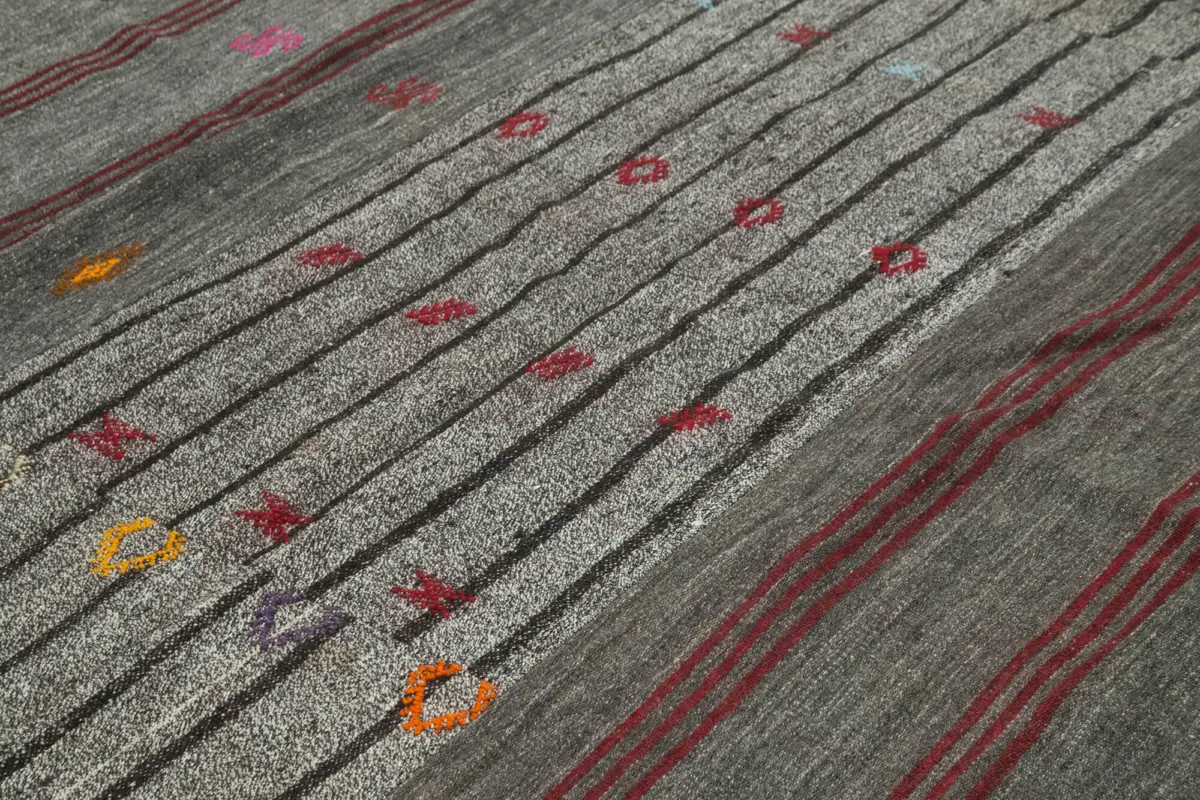 Chaput Patchwork Gri Renk Pamuk Üzerine Yün El Dokuma Kilim-251x360 - Görsel 5