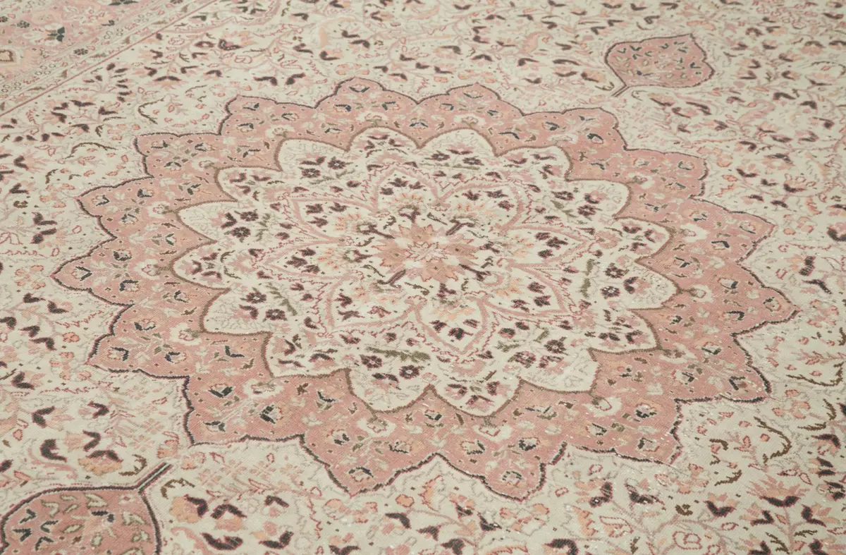 Kayseri Eskitme Bej Pamuk Üzerine Yün El Dokuma Halı-210x313 - Görsel 5