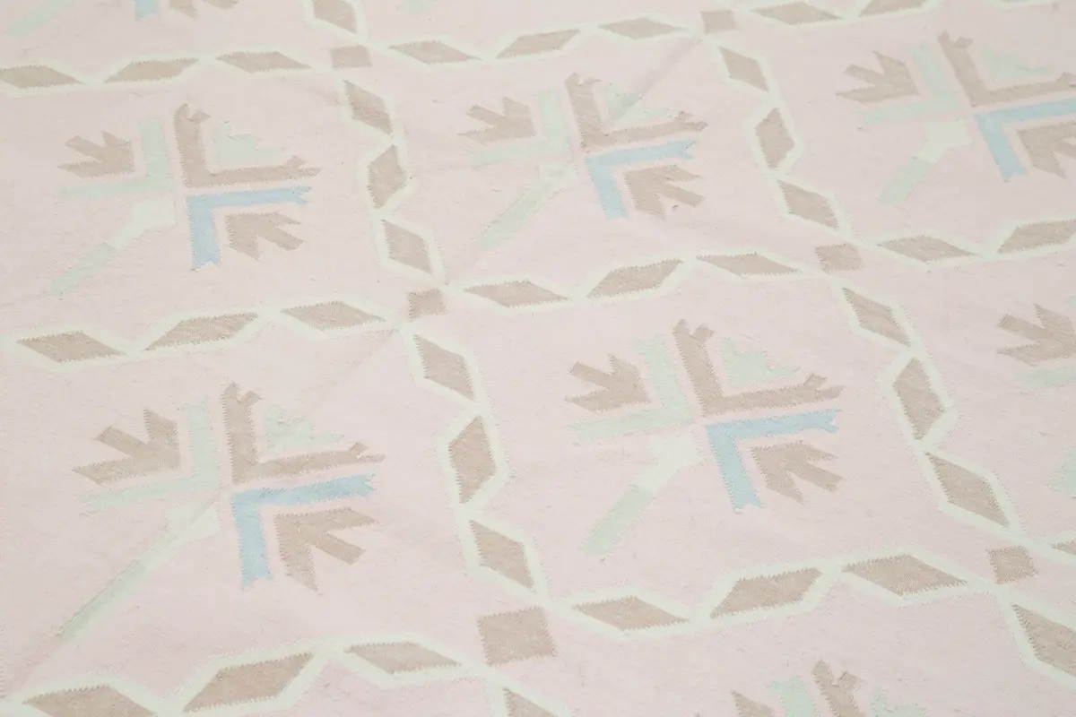 Duri Modern Pembe Pamuk Üstü Yün El Dokuma Kilim-187x281 - Görsel 5