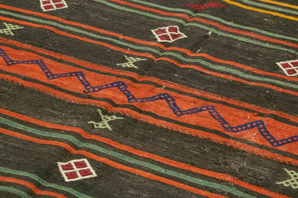 Kıl Çizgili Siyah Keçi Kılı İpliğinden El Dokuma Kilim-201x342 - Görsel 5