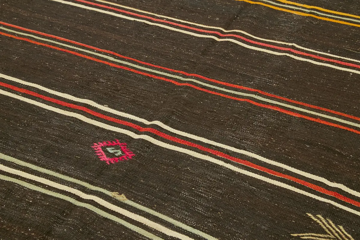 Kıl Çizgili Kahverengi Keçi Kılı İpliğinden El Dokuma Kilim-211x346 - Görsel 5