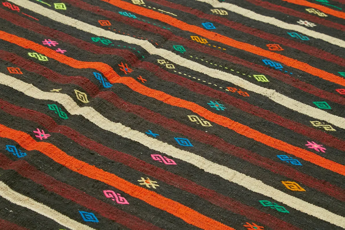 Kıl Çizgili Kahverengi Keçi Kılı İpliğinden El Dokuma Kilim-236x330 - Görsel 5