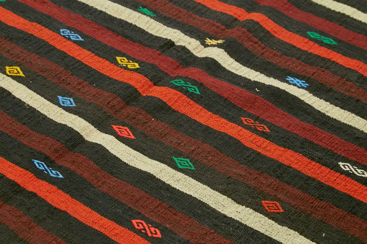 Kıl Çizgili Kahverengi Keçi Kılı İpliğinden El Dokuma Kilim-221x292 - Görsel 5