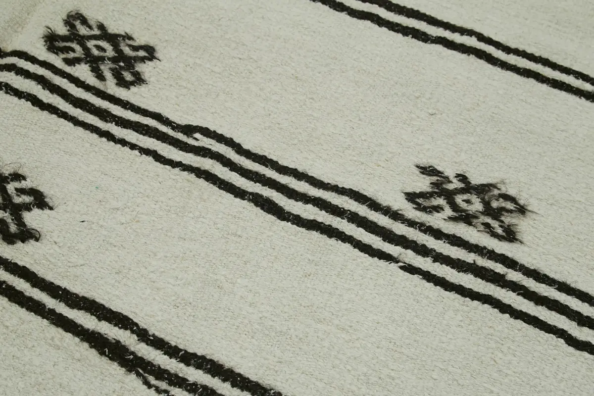 Kendir Çizgili Beyaz Kenevir İpinden El Dokuma Kilim-180x334 - Görsel 5