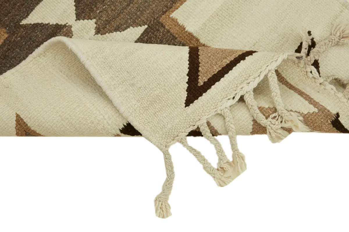Herki Eskitme Beyaz Pabek Üzerine Yün El Dokuma Kilim-078x283 - Görsel 6