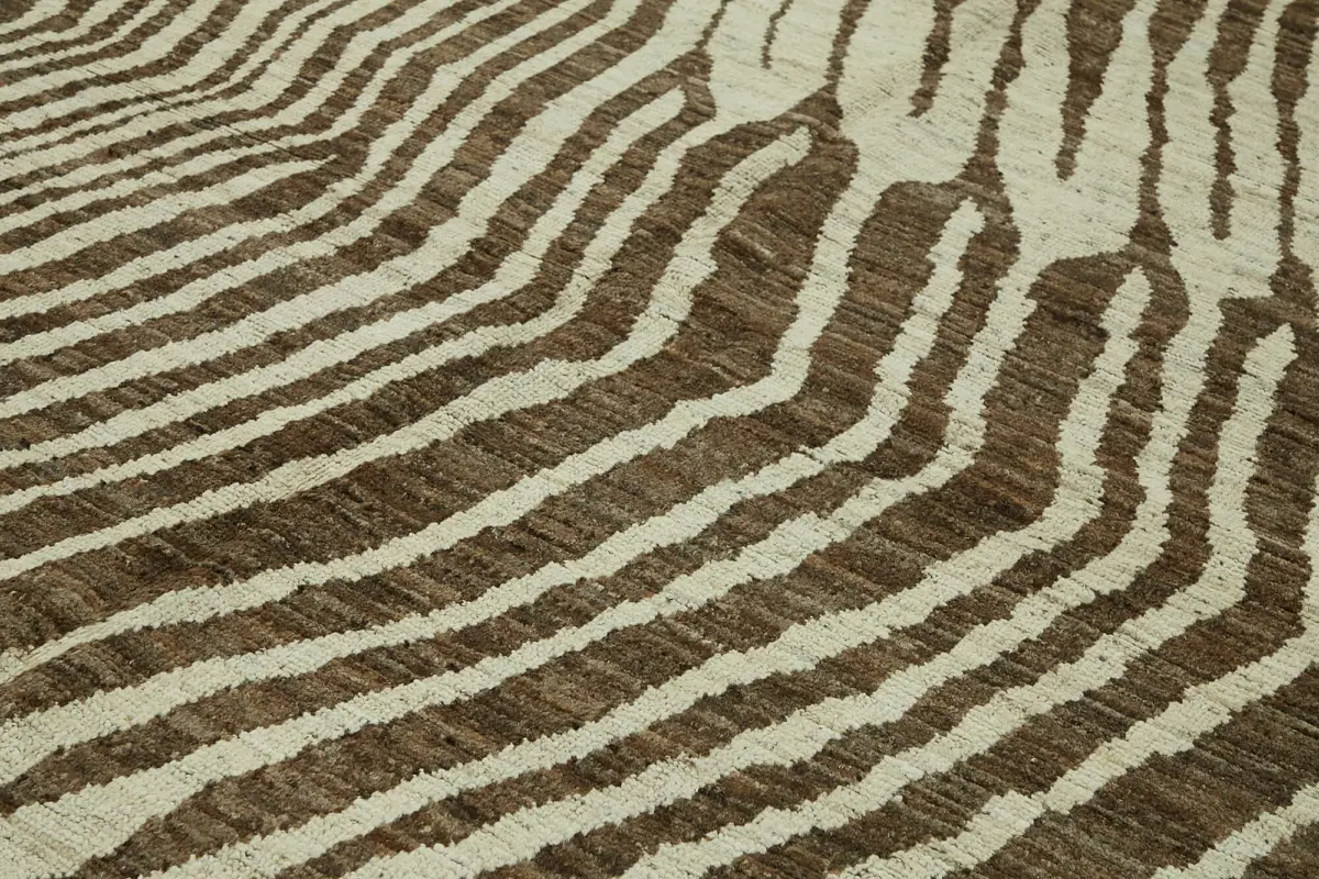 Tribal Modern Dizayn Kahverengi Pamuk Üzerine Yün El Dokuma Halı-286x370 - Görsel 5