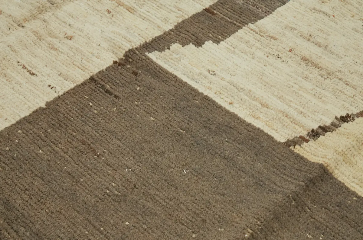 Tribal Modern Dizayn Bej Pamuk Üzerine Yün El Dokuma Halı-374x523 - Görsel 5