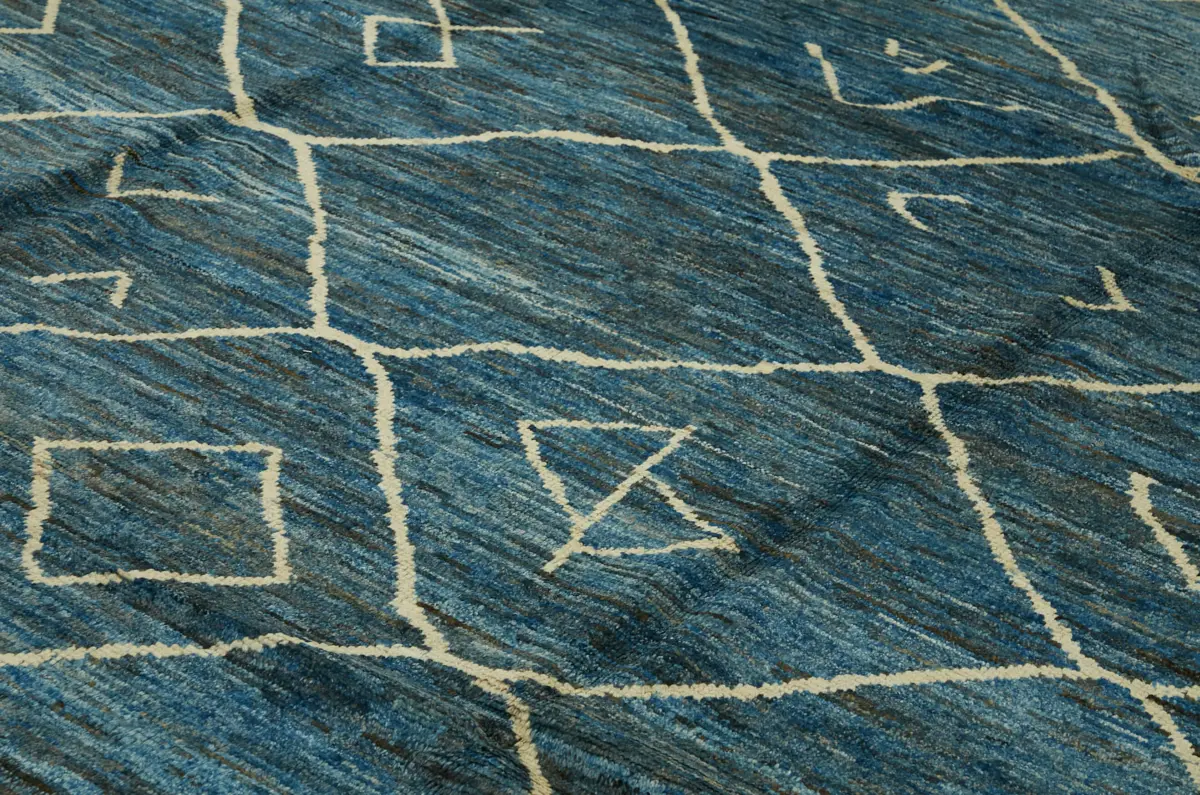Tribal Modern Dizayn Mavi Pamuk Üzerine Yün El Dokuma Halı-324x426 - Görsel 5
