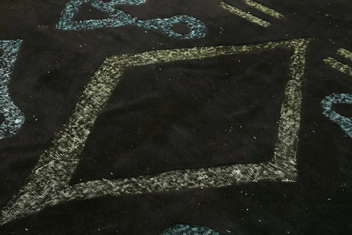 Oyma Siyah Pamuk Üzerine Yün El Dokuma Kilim-236x350 - Görsel 5