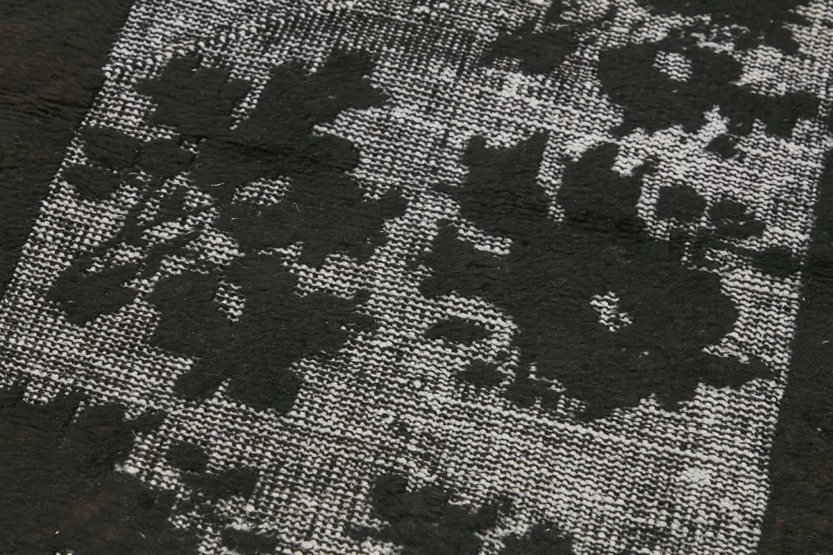 Oyma Siyah Pamuk Üzerine Yün El Dokuma Kilim-072x321 - Görsel 5