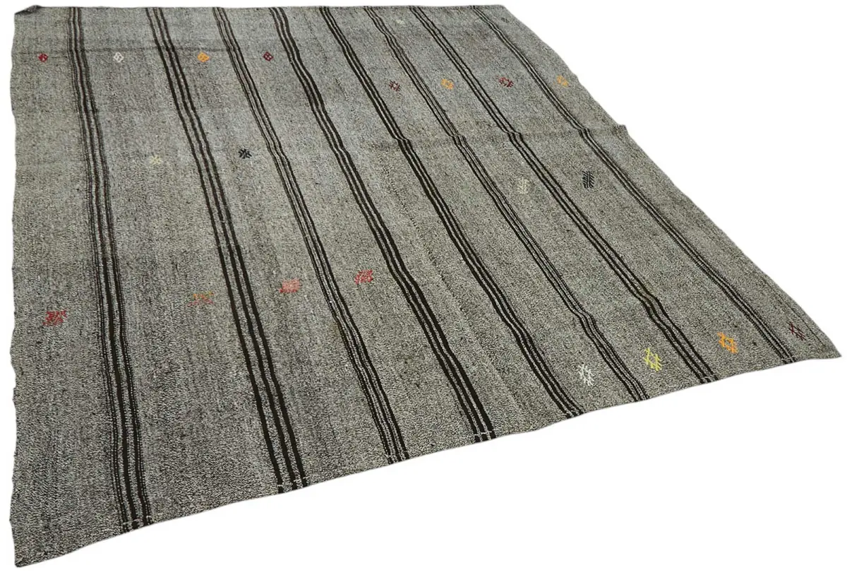 Kıl Çizgili Gri Keçi Kılı İpliğinden El Dokuma Kilim-208x233 - Görsel 2
