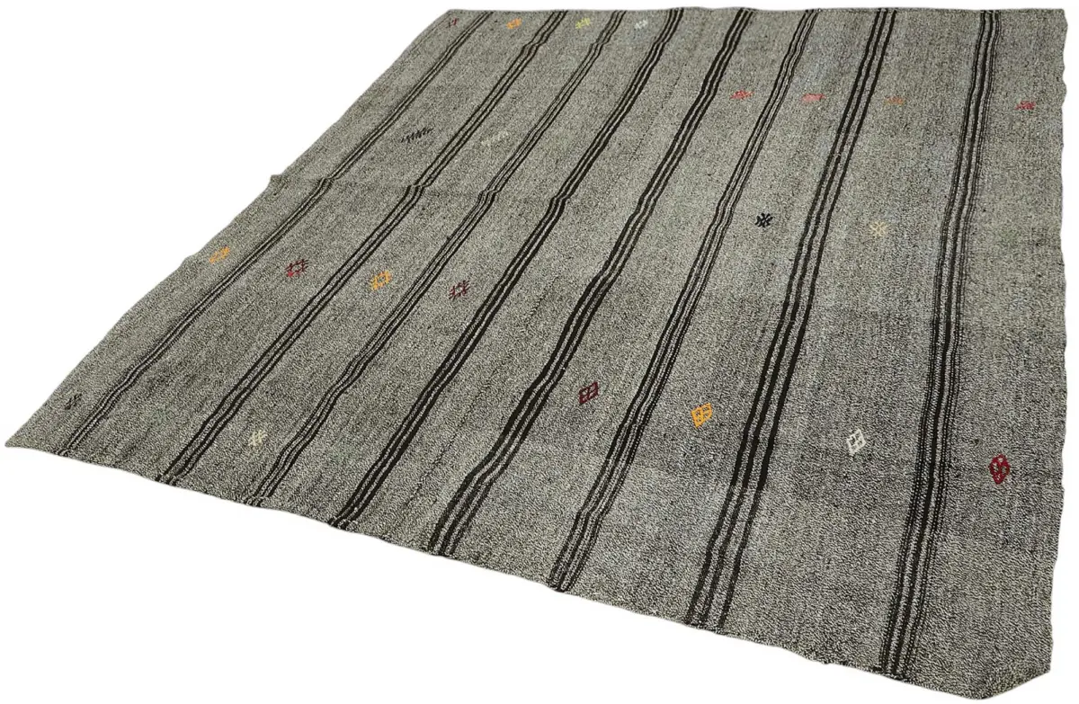 Kıl Çizgili Gri Keçi Kılı İpliğinden El Dokuma Kilim-208x233 - Görsel 3