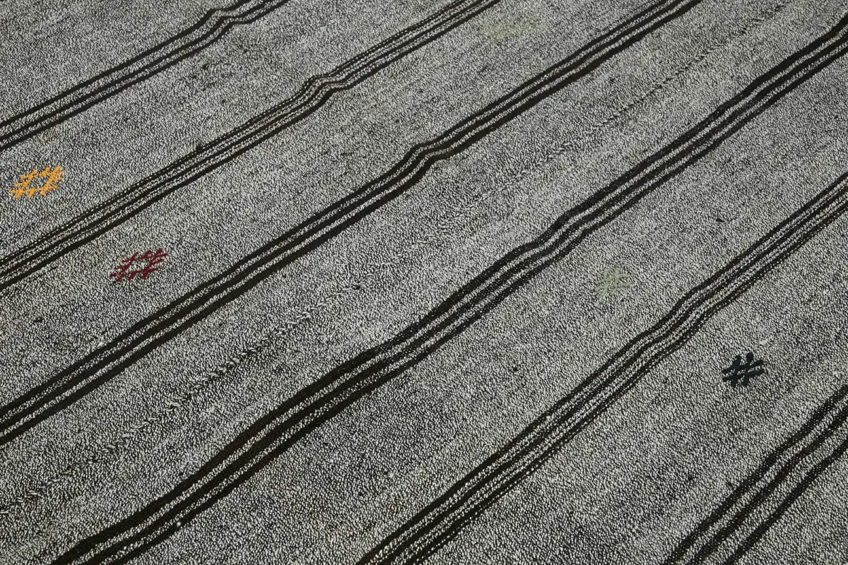 Kıl Çizgili Gri Keçi Kılı İpliğinden El Dokuma Kilim-208x233 - Görsel 5