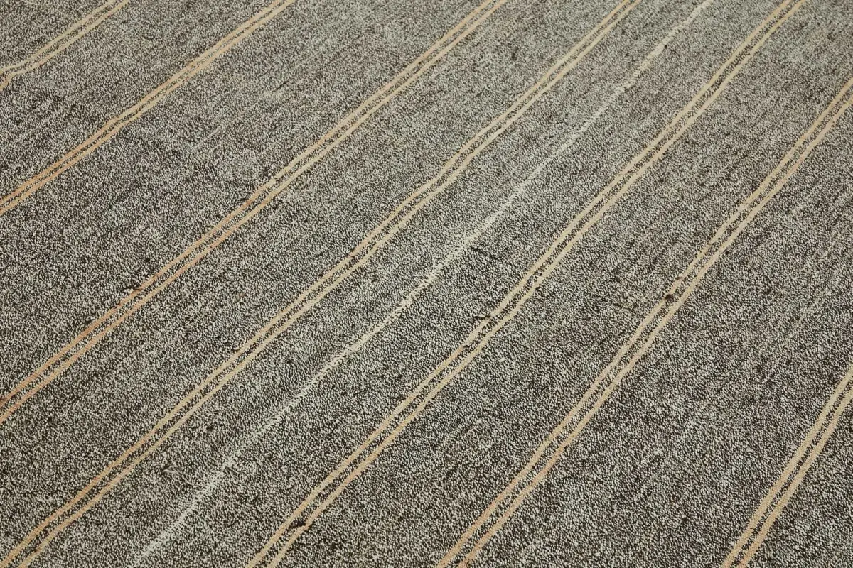 Kıl Çizgili Kahverengi Keçi Kılı İpliğinden El Dokuma Kilim-190x300 - Görsel 5