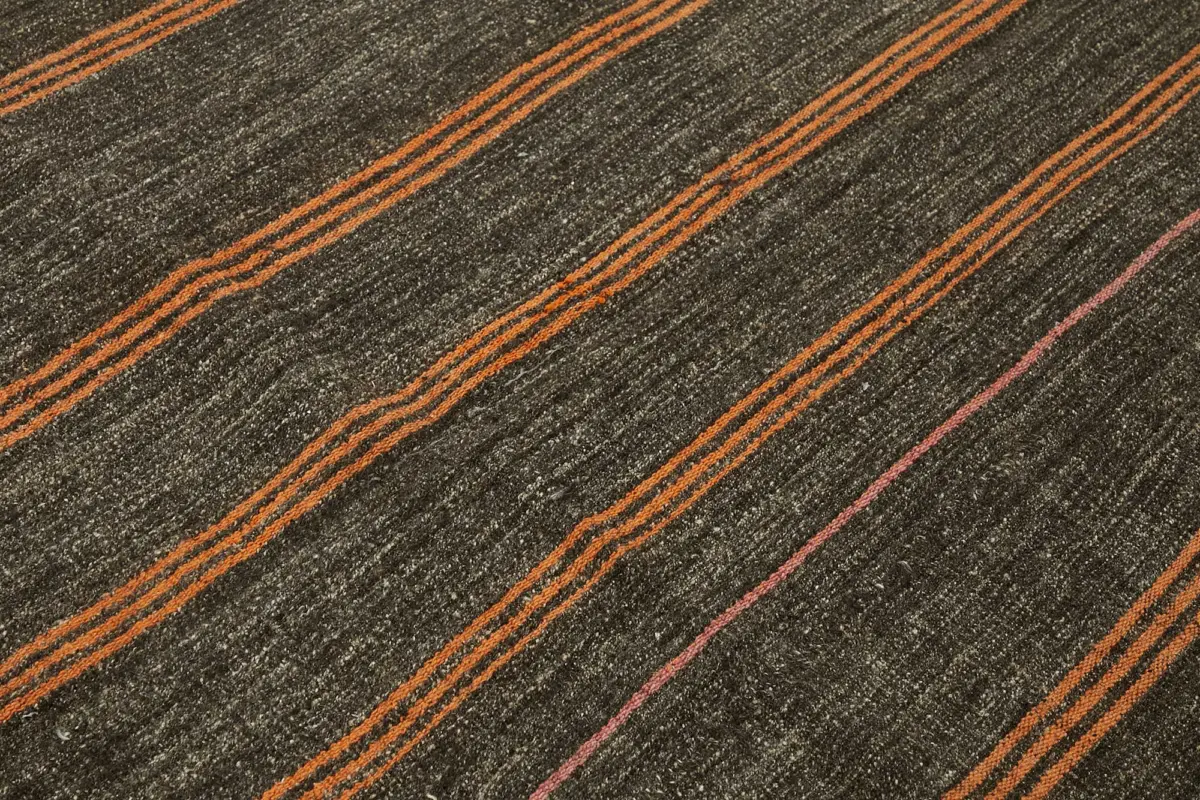 Kıl Çizgili Kahverengi Keçi Kılı İpliğinden El Dokuma Kilim-200x251 - Görsel 5