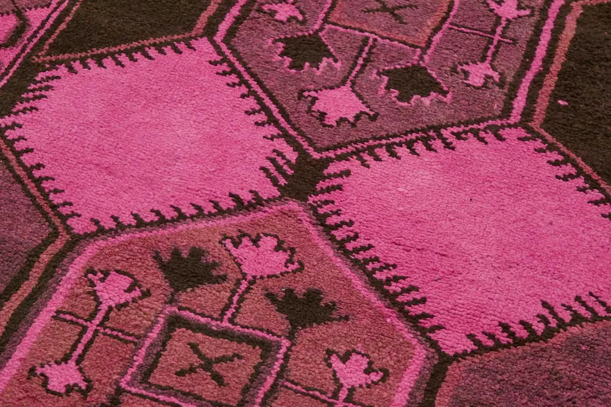 Herki Eskitme Pembe Pamuk Üzerine Yün El Dokuma Halı-130x398 - Görsel 5