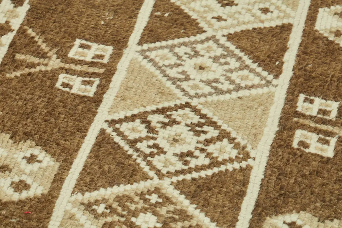 Herki Eskitme Kahverengi Pamuk Üzerine Yün El Dokuma Halı-090x380 - Görsel 5