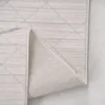 Magno Geometrik Beyaz Polyester Kaydırmaz Taban Makine Halısı - Görsel 3