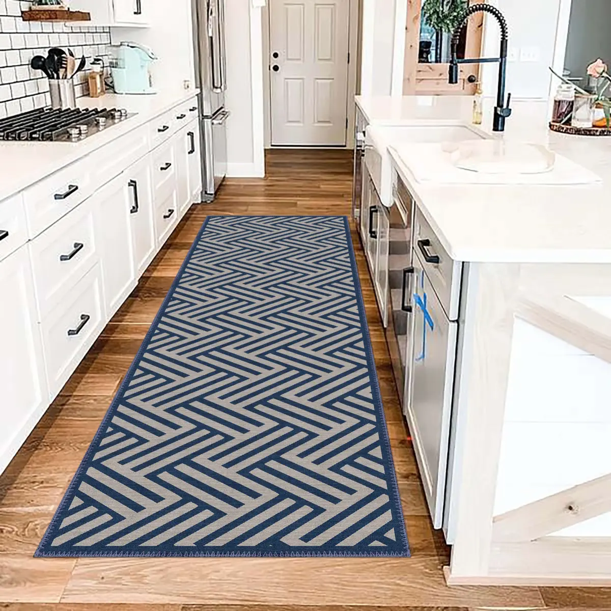 Clota Modern Lacivert Polyester ve Pamuklu Yıkanabilir Kaydırmaz Taban Dijital Baskı Halı - Görsel 4