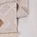 Norcia Geometrik Bej Polyester Kaydırmaz Taban Makine Halısı - Görsel 3