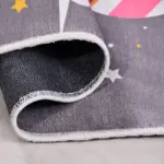 Aigle Figürlü Gri Pamuk ve Polyester Kaydırmaz Taban Dijital Baskı Çocuk Halısı - Görsel 3