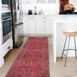 Bisira Çerçeveli Etnik Kırmızı Polyester ve Pamuklu Kaydırmaz Tabanlı Yıkanabilir Dijital Baskı Halısı - Görsel 5